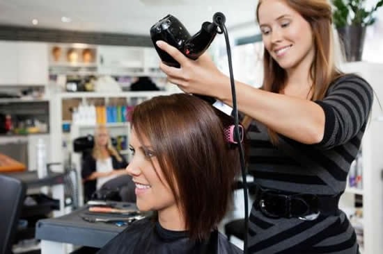Peluquería para tus despedidas de Solteros y solteras 
